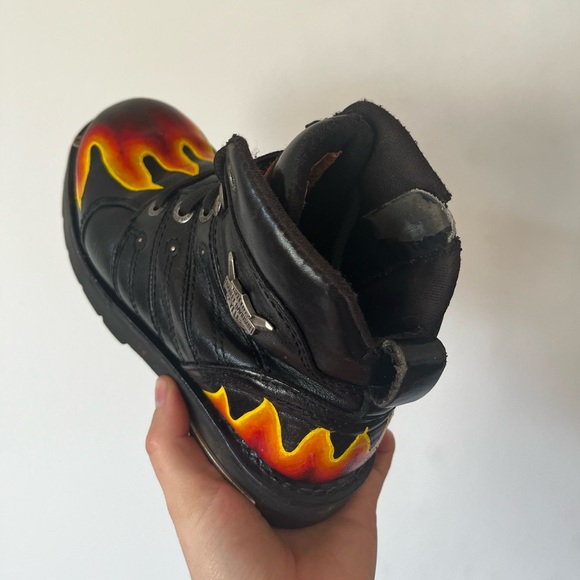 Painted vintage Harley Davidson moto boots - Picture 8 of 8
